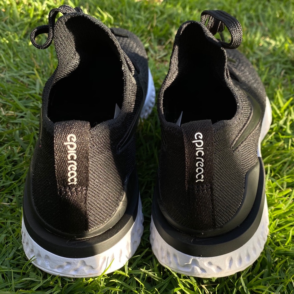 Nike Epic React Flyknit 2